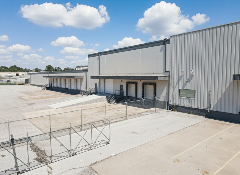 More Photos Of 5400-5400 NW 5th St, Oklahoma City Manufacturing For Lease
