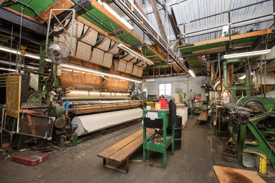 More Photos Of 201 W Lincoln Hwy, Penndel Manufacturing For Sale