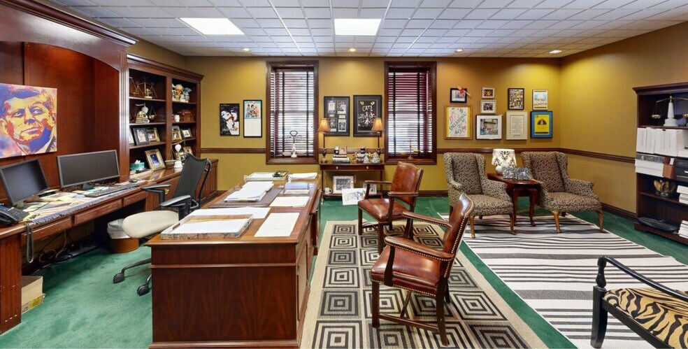 More Photos Of 119 S 2nd St, Rogers Office For Sale