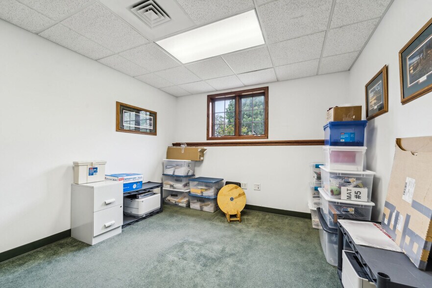 More Photos Of 952 S Park Ave, Fond Du Lac Medical For Sale