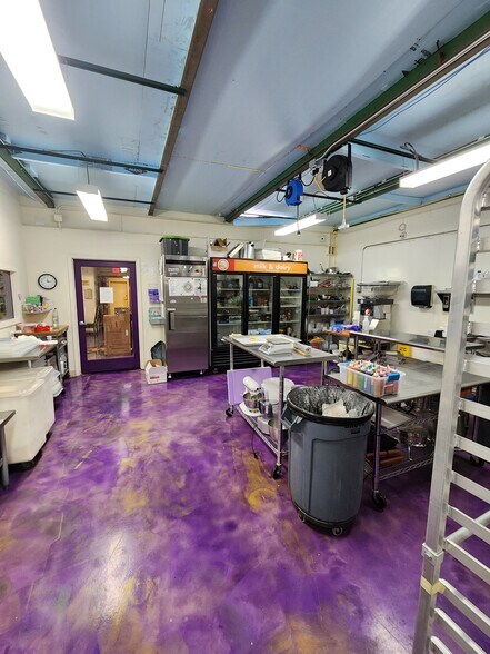 More Photos Of 3109 Los Arboles Ave NE, Albuquerque Warehouse For Sale