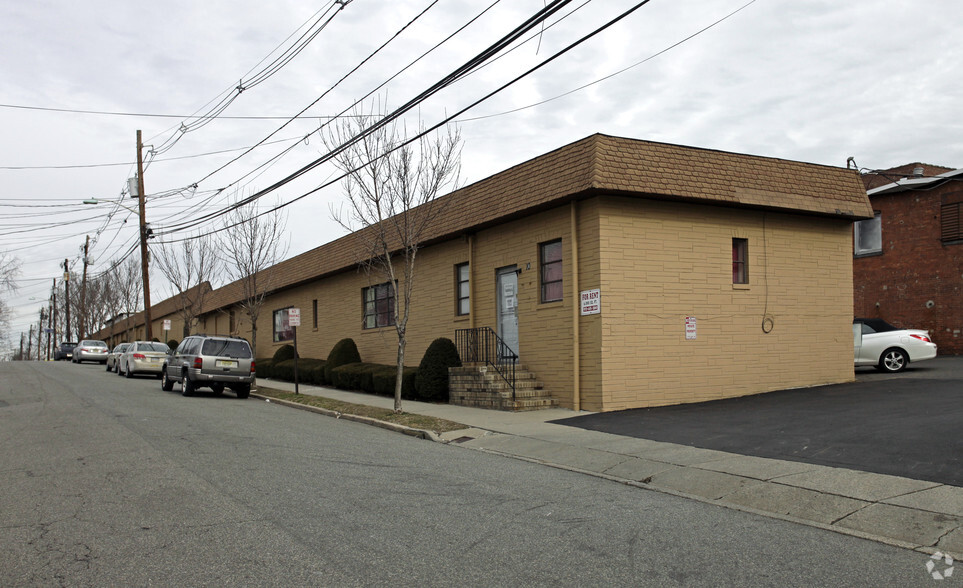 Primary Photo Of 10 Dell Glen Ave, Lodi Manufacturing For Lease