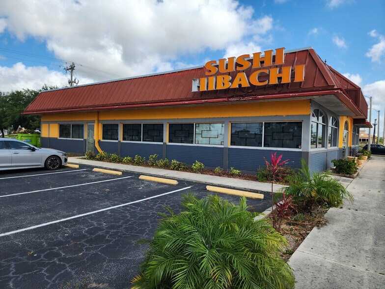 More Photos Of 3922 Del Prado Blvd S, Cape Coral Restaurant For Lease