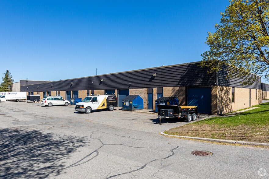 More Photos Of 2615 Lancaster Rd, Ottawa Warehouse For Lease