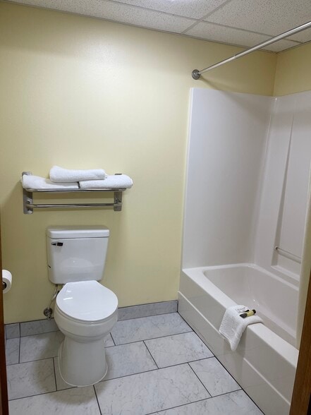 More Photos Of 765 Highway 51 S, Ripley Hotel For Sale