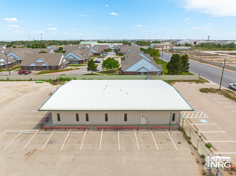 More Photos Of 335 S County Rd W, Odessa Warehouse For Lease