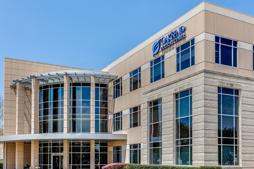 More Photos Of 22001 Southwest Freeway, Richmond Medical For Lease