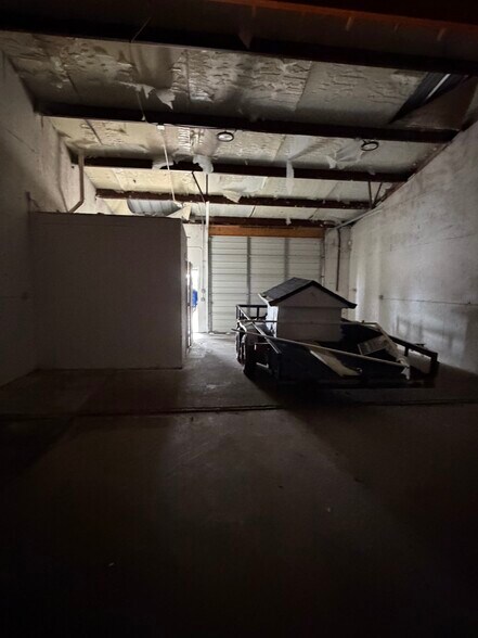 More Photos Of 1650 FM 66, Waxahachie Flex For Lease