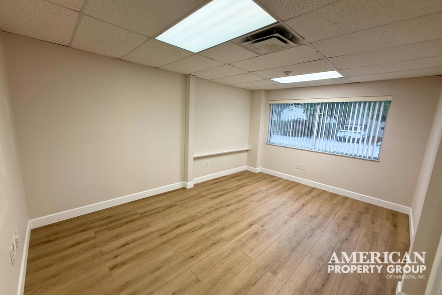 More Photos Of 7610-7630 Matoaka Rd, Sarasota Warehouse For Lease