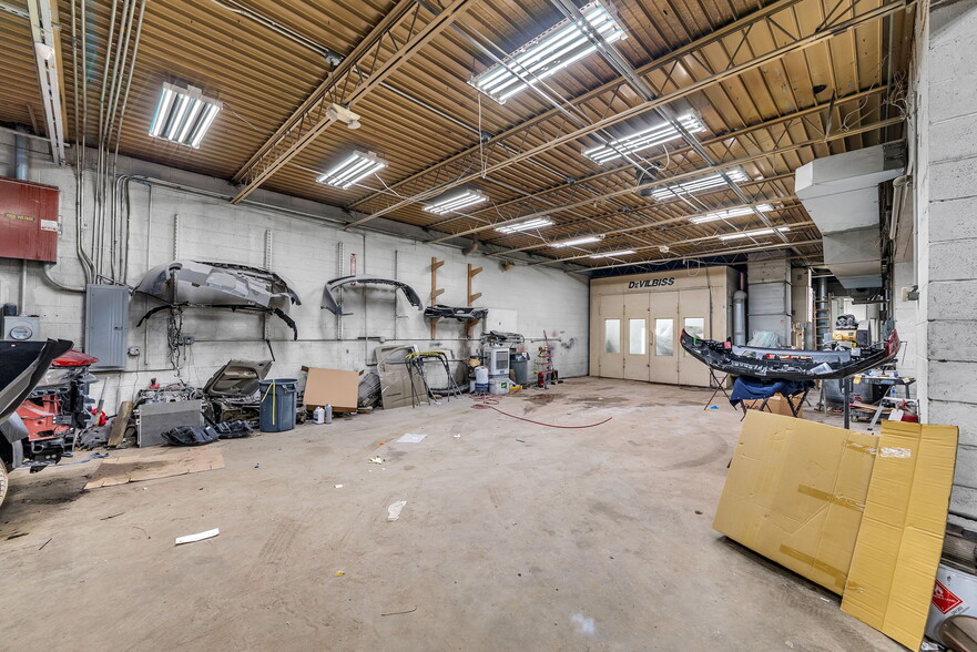 More Photos Of 29300 Goddard Rd, Romulus Manufacturing For Sale