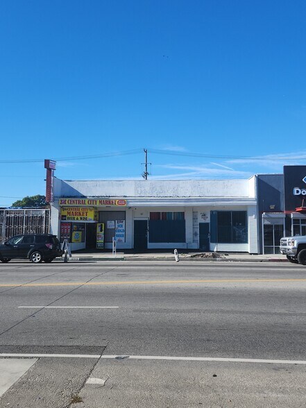 More Photos Of 10209 S Central Ave, Los Angeles Convenience Store For Sale