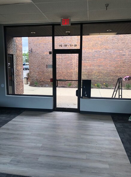 More Photos Of 11-47 E Northwest Hwy, Palatine Unknown For Lease