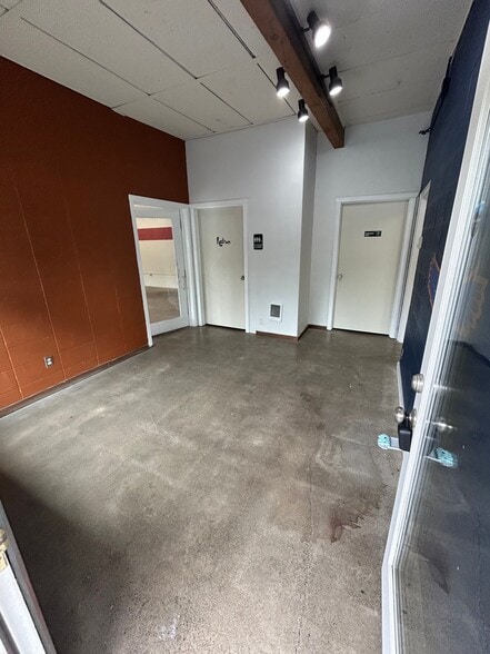 More Photos Of 245 Van Buren St, Eugene Freestanding For Lease