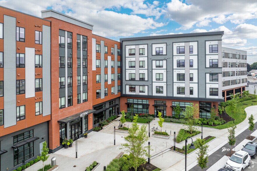 Primary Photo Of 484 2nd St, Everett Apartments For Lease