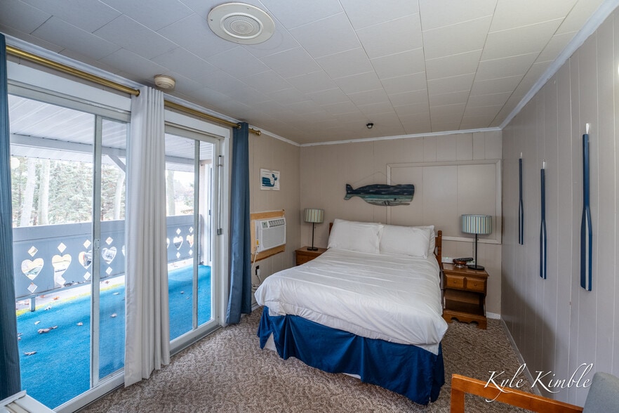 More Photos Of 104 W Houghton Lake Dr, Prudenville Hotel For Sale