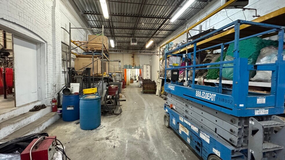 More Photos Of 240 S Main St, Nazareth Flex For Lease