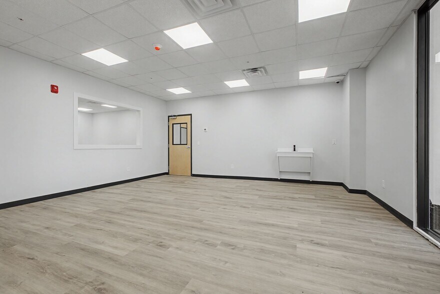 More Photos Of 207 Iris Dr, Hendersonville Daycare Center For Sale