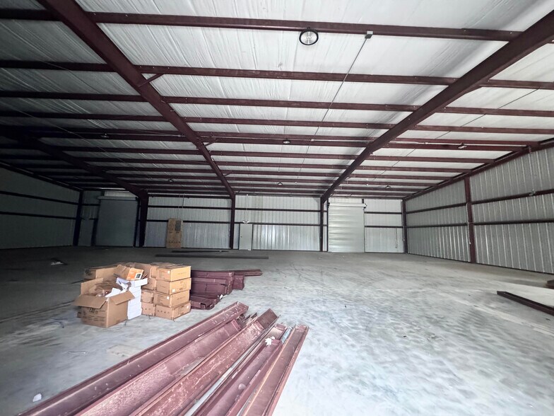 More Photos Of 14940 Beechnut st, Houston Unknown For Lease