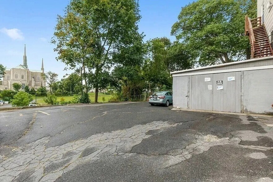 More Photos Of 113 Spruce St, Leominster Apartments For Sale
