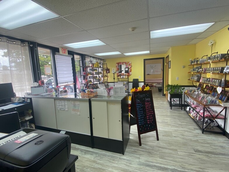 More Photos Of 1923 Post Rd, Warwick Medical For Sale