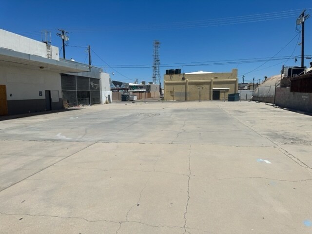 More Photos Of 460 W State St, El Centro Freestanding For Sale