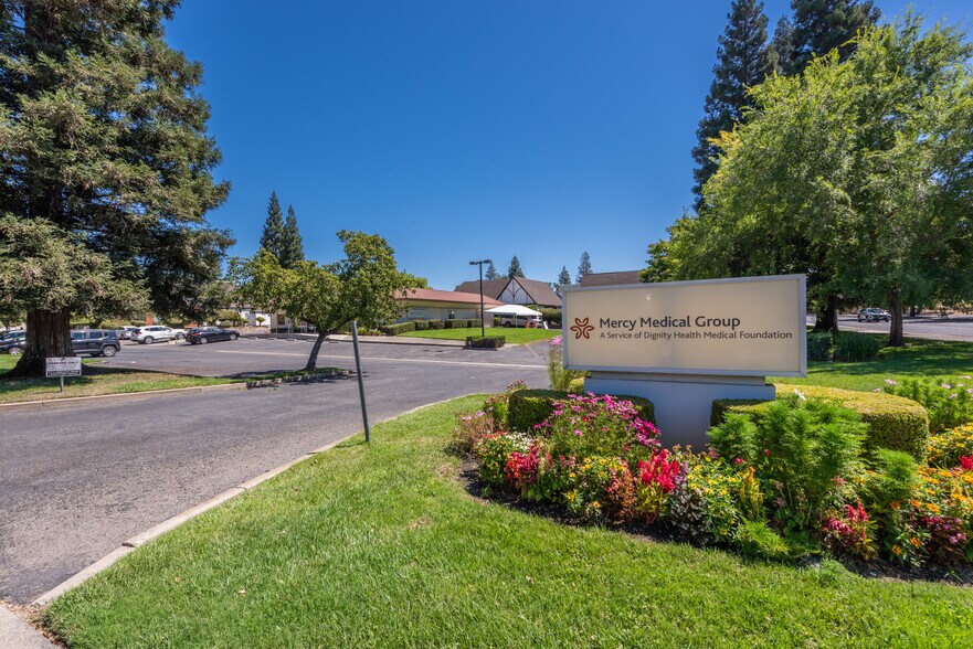 Primary Photo Of 8001 Madison Ave, Citrus Heights Medical For Sale