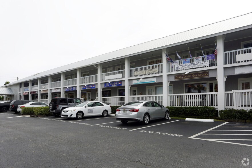 More Photos Of 1120 Pinellas Bayway S, Saint Petersburg General Retail For Lease