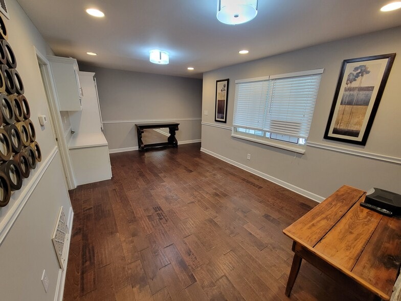 More Photos Of 4651 Roswell Rd NE, Atlanta Office Residential For Lease