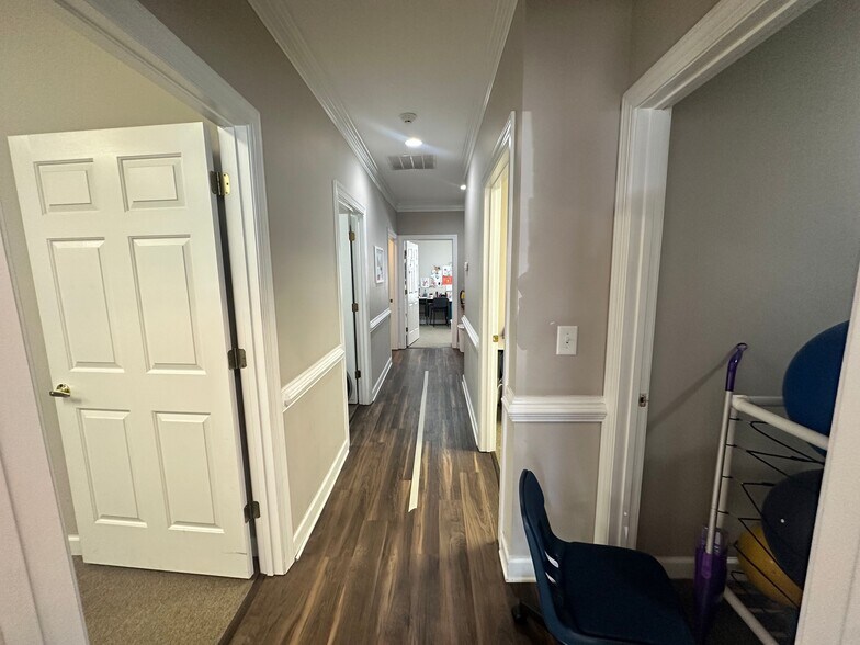 More Photos Of 2450 Atlanta Hwy, Cumming Office For Sale
