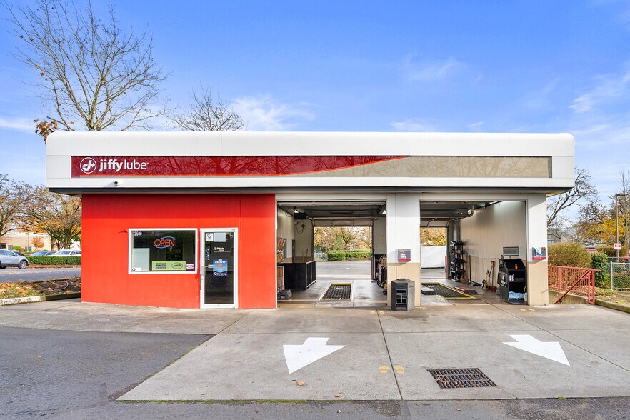 More Photos Of 2500 SE 165th Ave, Vancouver Auto Repair For Sale
