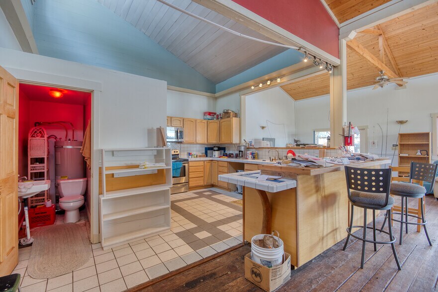 More Photos Of 6750 Or-126 Hwy, Florence Marina For Sale