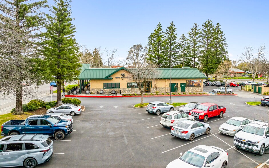 More Photos Of 1990 E 20th St, Chico Restaurant For Sale