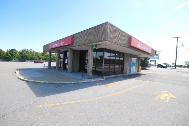 More Photos Of 440 Mount Pleasant St, New Bedford Bank For Lease