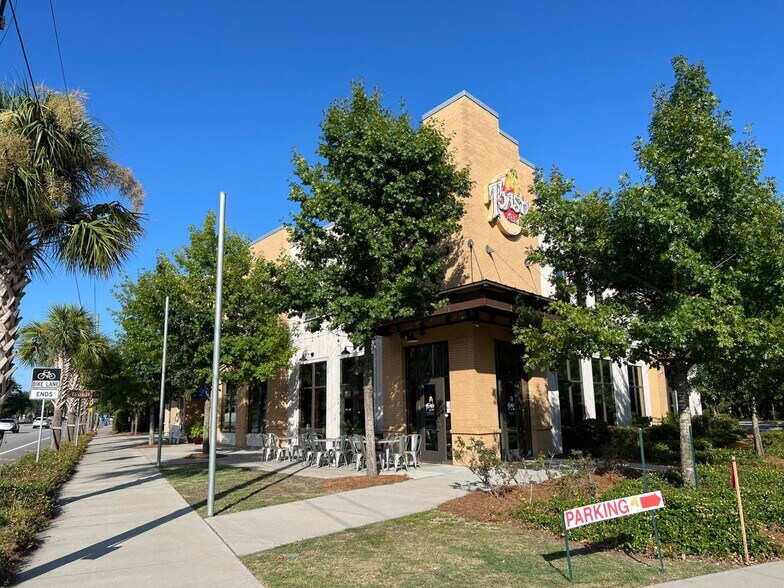 Primary Photo Of 835 Coleman Blvd, Mount Pleasant General Retail For Lease