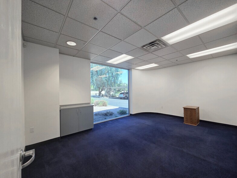 More Photos Of 1929 W Lone Cactus Dr, Phoenix Light Distribution For Lease