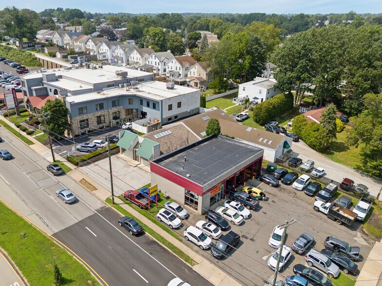 More Photos Of 511 W Chester Pike, Havertown Office For Sale