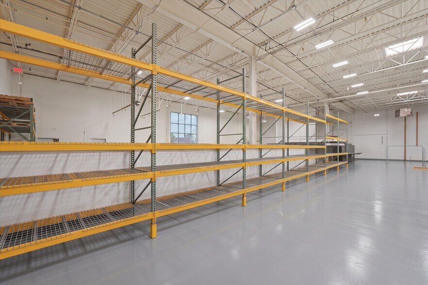More Photos Of 10410-10426 163rd Pl, Orland Park Manufacturing For Sale