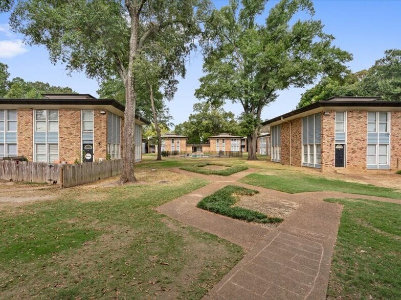 More Photos Of , Memphis Multifamily For Sale