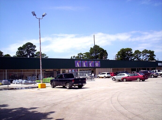 More Photos Of 704 S Robb St, Trinity General Retail For Lease