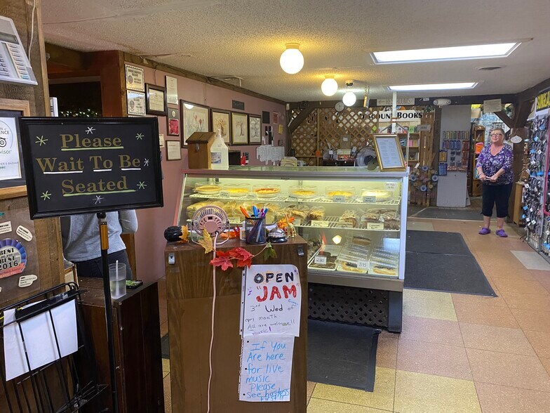 More Photos Of 3333 Lockport Olcott Rd, Newfane Restaurant For Sale