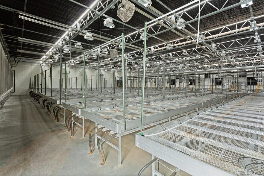 More Photos Of 7800 7706 7708 7710 County Rod 152, Salida Manufacturing For Sale