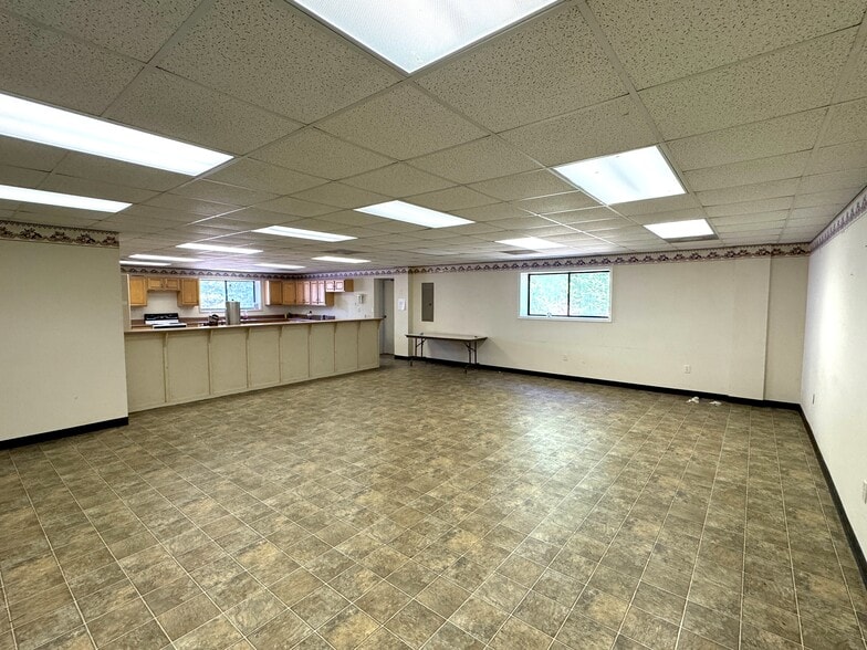 More Photos Of 1486 GA-51, Homer Specialty For Sale
