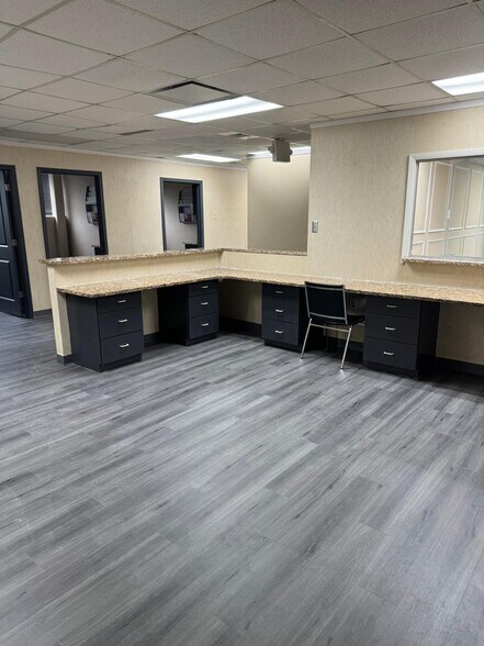 More Photos Of 26206 W 12 Mile Rd, Southfield Medical For Lease