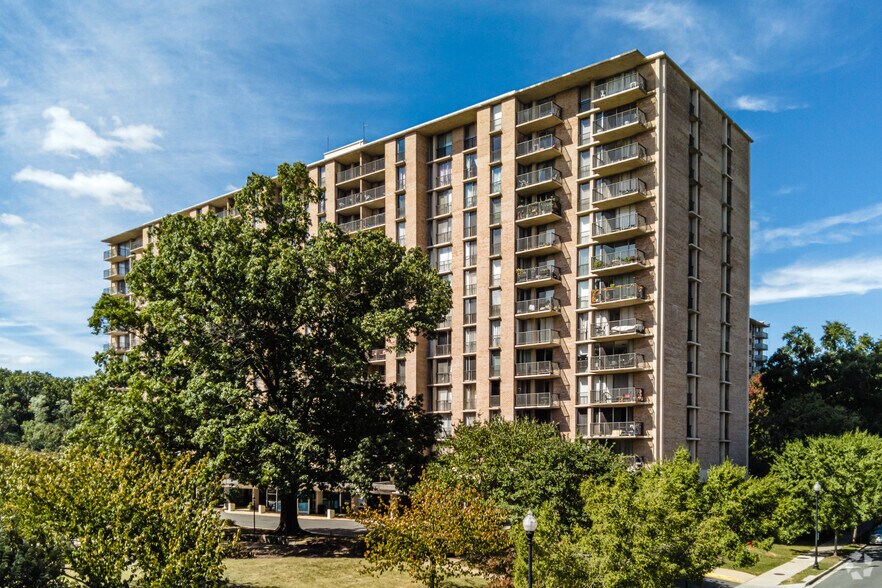 More Photos Of 4600 S Four Mile Run Dr, Arlington Apartments For Sale