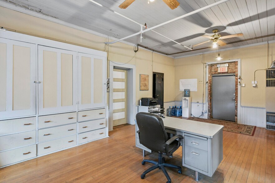 More Photos Of 20 Keeler St, Pittsfield Manufacturing For Sale