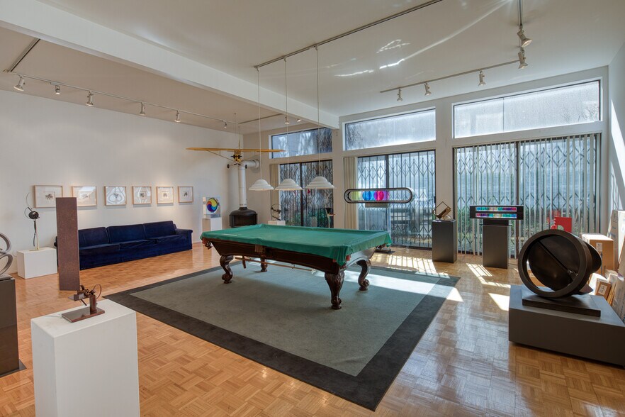 More Photos Of 250 Dore St, San Francisco Light Distribution For Sale