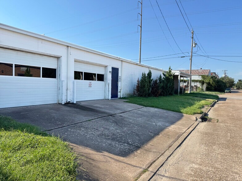 More Photos Of 1121 Delano St, Houston General Retail For Lease