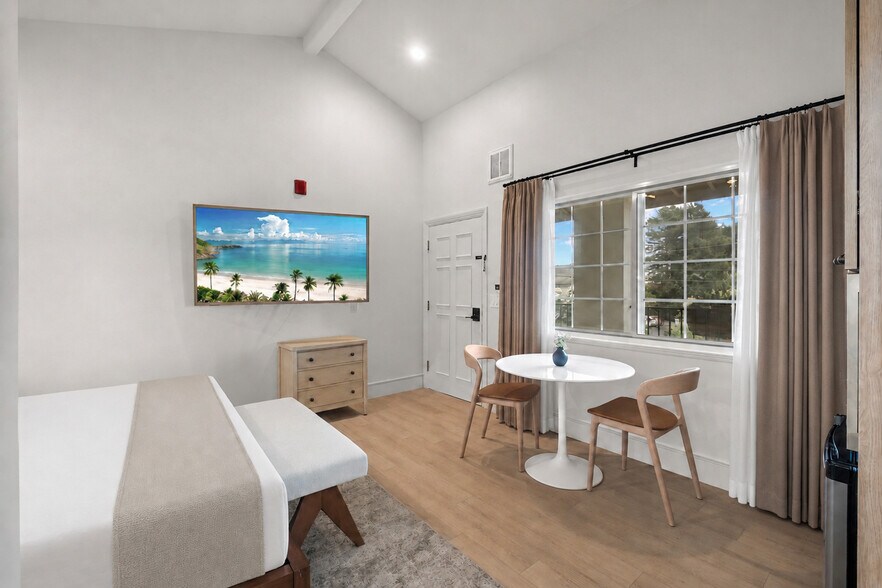 More Photos Of 21305 E Cliff Dr, Santa Cruz Hotel For Sale