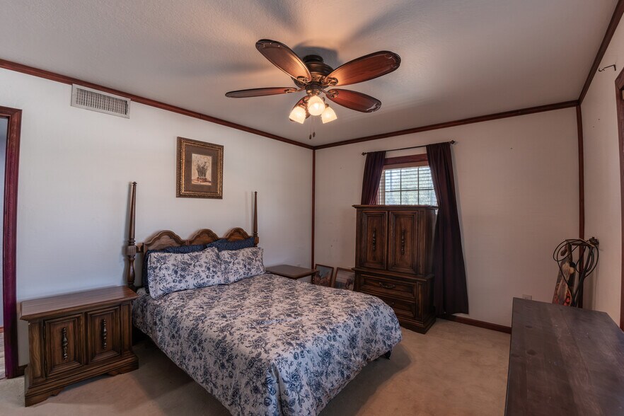 More Photos Of 1000 N 5th St, Kenedy Land For Sale