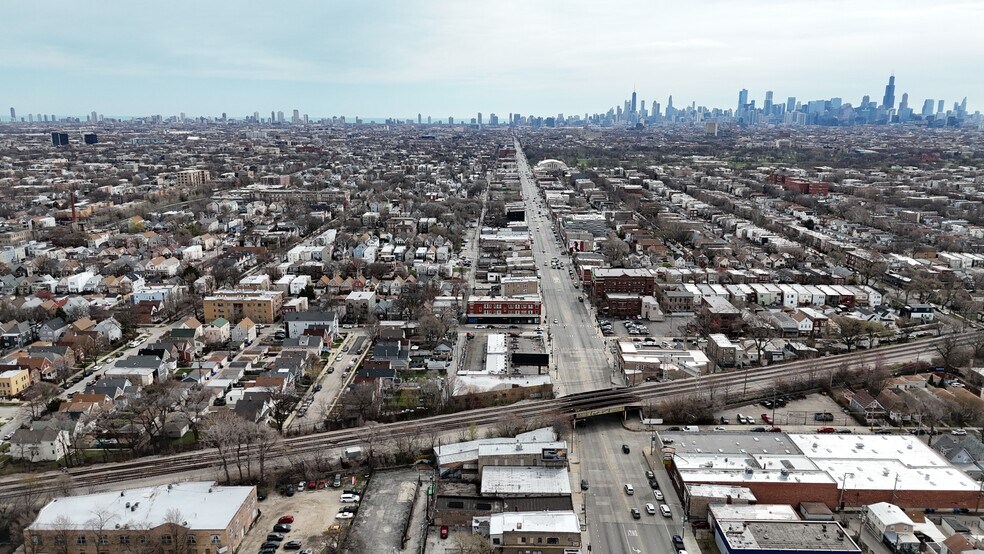 More Photos Of 3750 North ave, Chicago Service For Lease